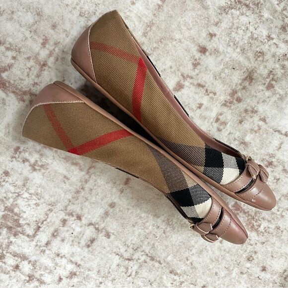 BURBERRY Nova Check Belted Buckle Cap Toe Flats Sz. 37 - Picture 4 of 8